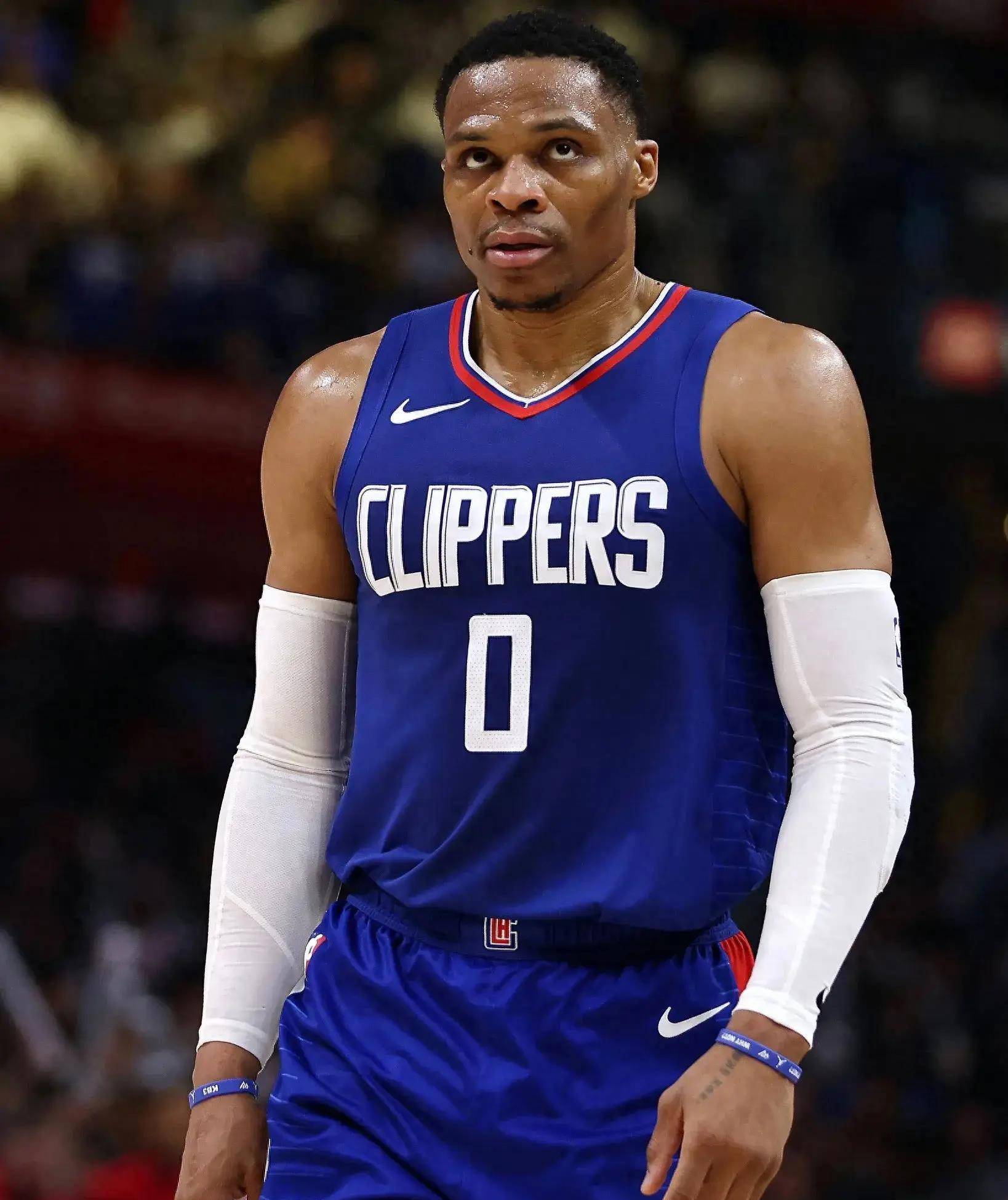 足球欧洲杯门将扑点成热点话题（欧洲杯门将扑点引发热议）