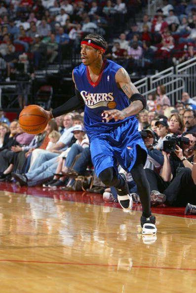 NBA：湖人遭遇惨败 浓眉受困犯规困扰（NBA：湖人大比分失利，浓眉深陷犯规困境）