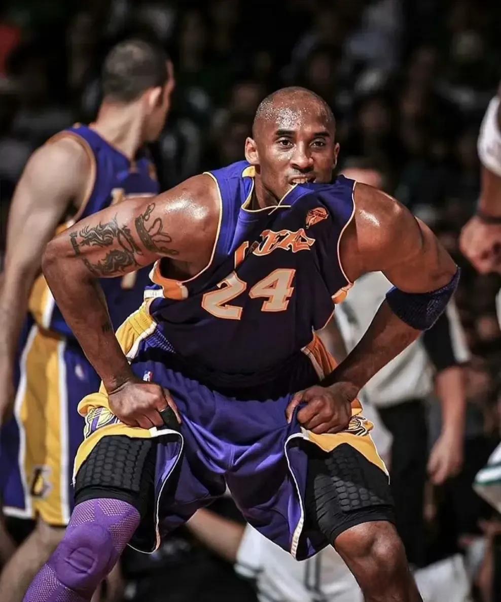 出战4场完成3场零封+两度扑点，迈尼昂当选米兰11月最佳球员（4战3零封两度扑点，迈尼昂荣膺米兰11月最佳球员）