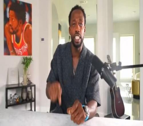 芒特的第一时间处理球是真帅！（芒特瞬间出球，帅气拉满！）